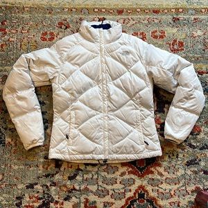 The North Face 550 Women’s Down Coat, Size Medium, White/Ivory